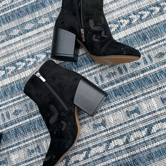 The Cutest Floral Black Embroidered Suede Booties - Picture 3 of 10
